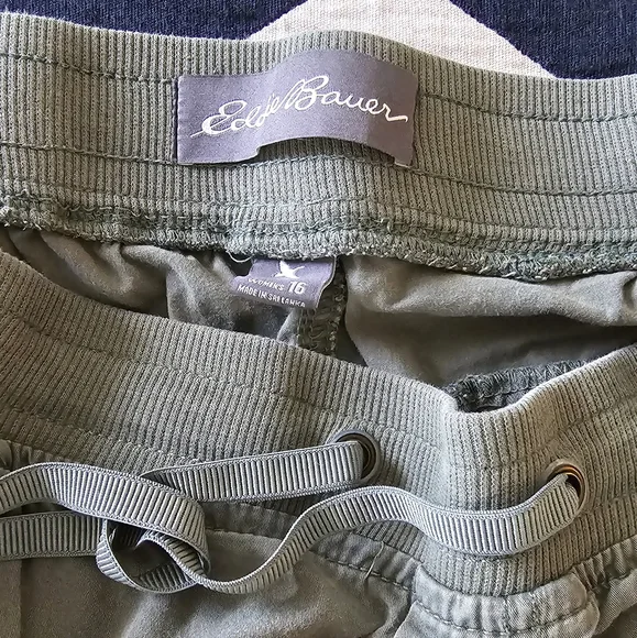Eddie Bauer Women's Drawstrong Jogger, Green, size 16 - Picture 3 of 3